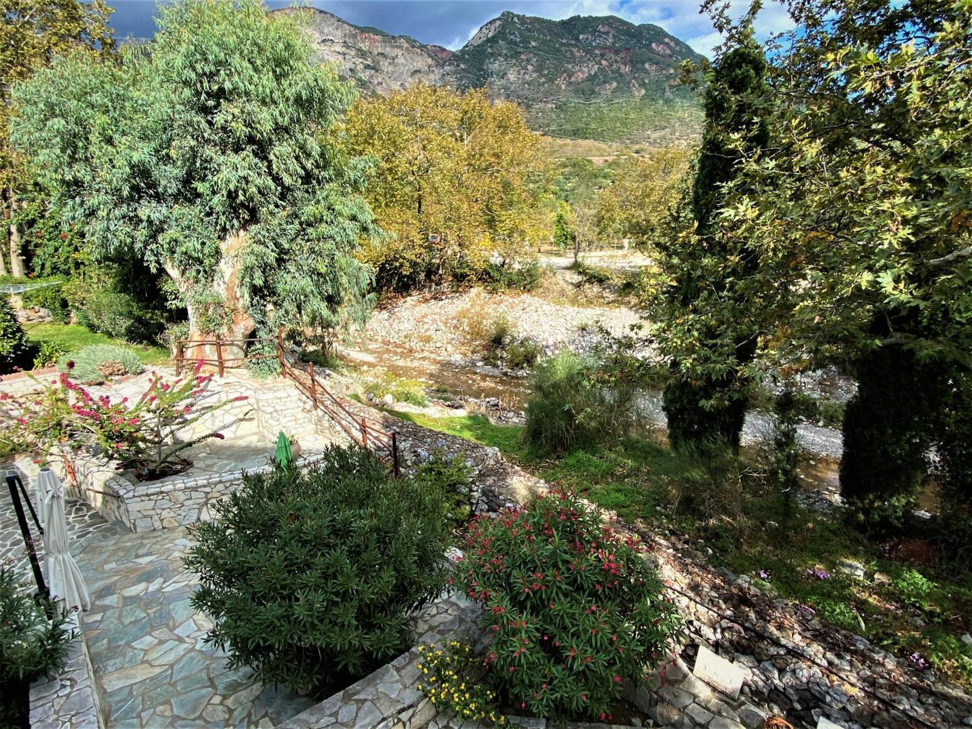 Willa Steinturm Mit Dach-Terrasse Zwischen Fluss, Meer Und Gebirge- Spiti Pirgos Paralia Sergoulas Zewnętrze zdjęcie